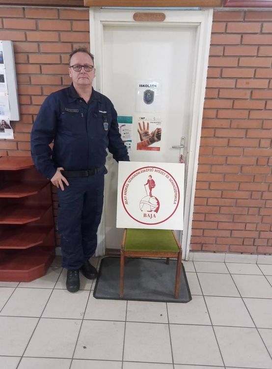 Búcsúzás iskolaőrünktől