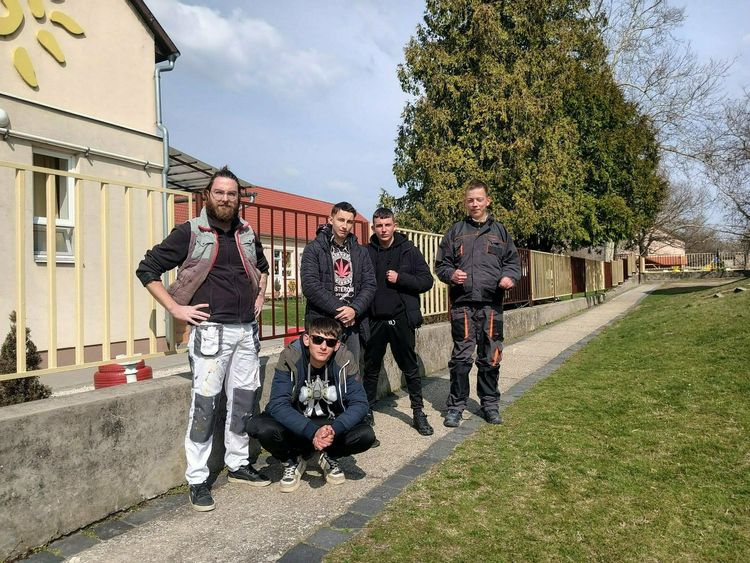 Templom utcai óvoda kerítés festése