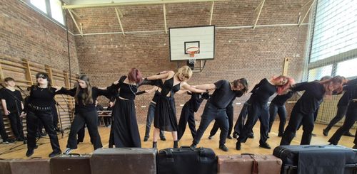 Tisztelet a Hősőknek! Október 23.-i megemlékezés iskolánkban.